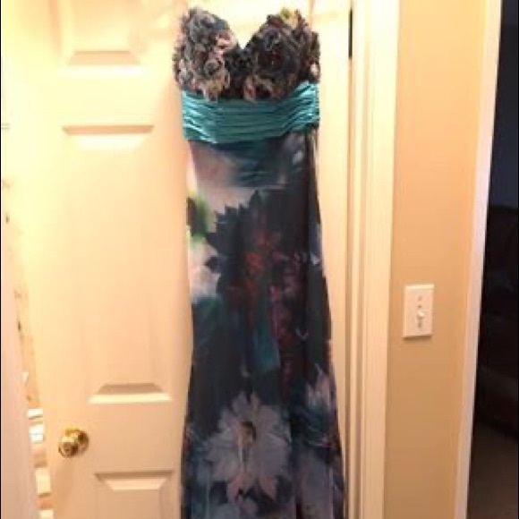 Prom Dress - Picture 2 of 3